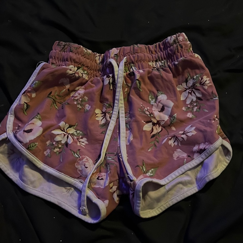 Woman’s pink floral soft shorts $12